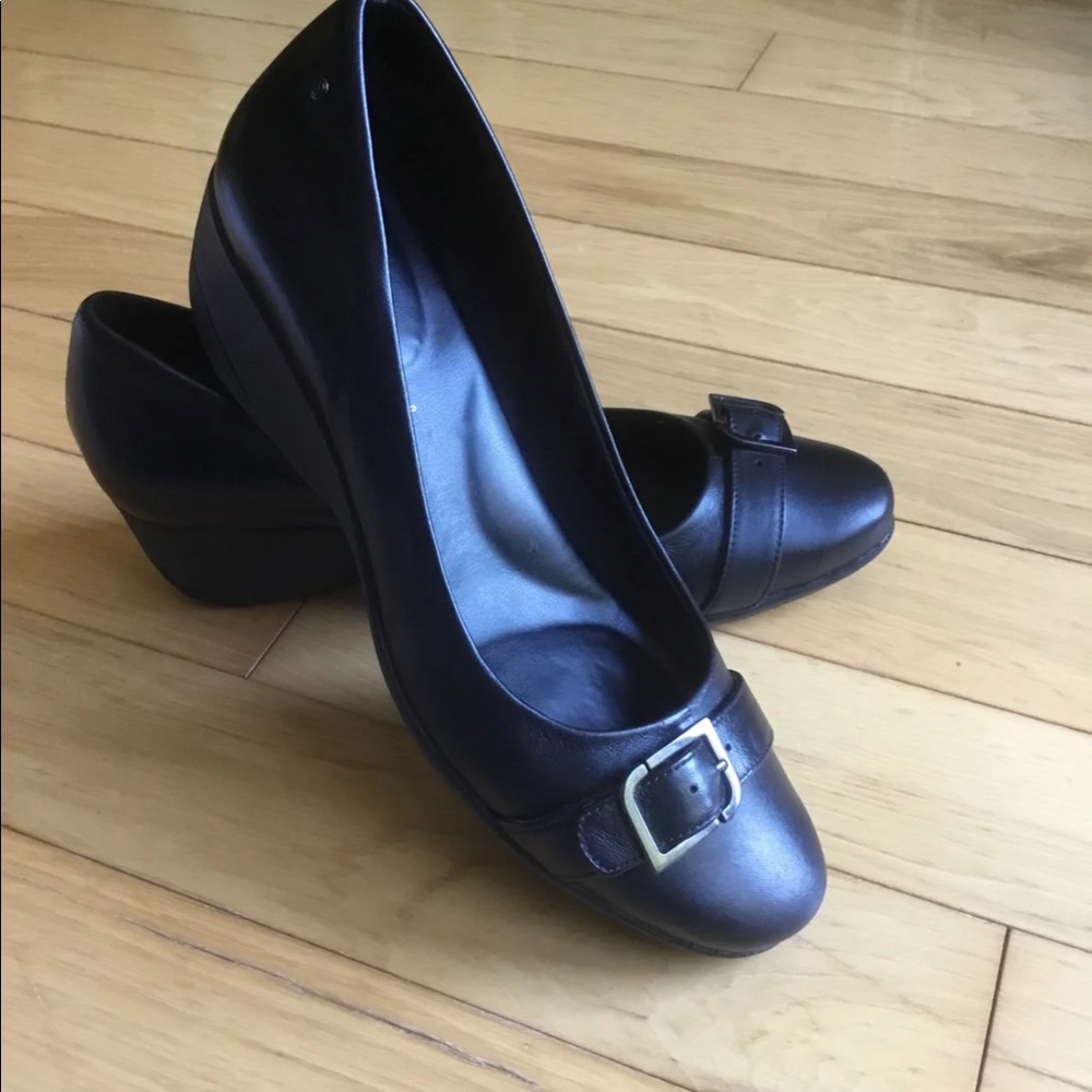 Women’s Rockport wedge shoe